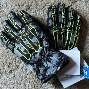 NEW! NWT Kids Ski Gloves, waterproof, size 4-7